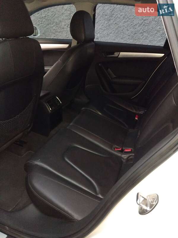 Седан Audi A4 2010 в Первомайске