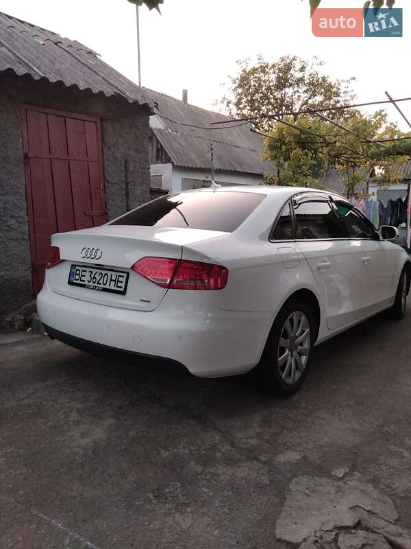 Седан Audi A4 2010 в Первомайске