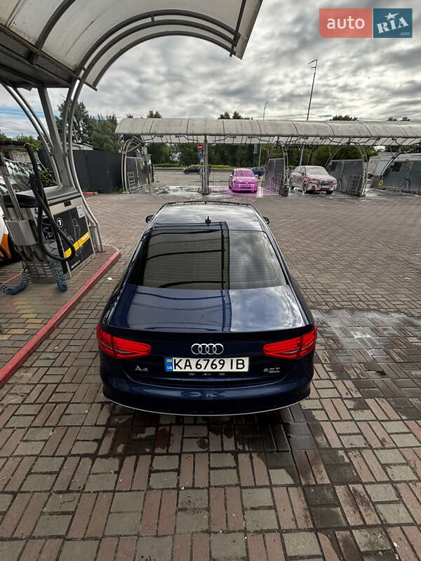 Седан Audi A4 2014 в Петропавловской Борщаговке