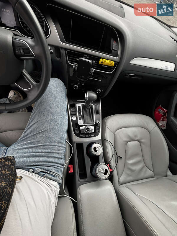 Седан Audi A4 2014 в Петропавловской Борщаговке