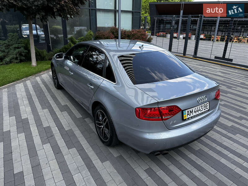 Седан Audi A4 2011 в Киеве