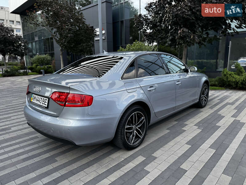 Седан Audi A4 2011 в Киеве