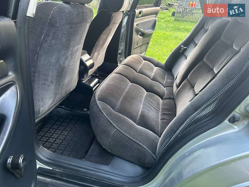 Седан Audi A4 1996 в Коростене