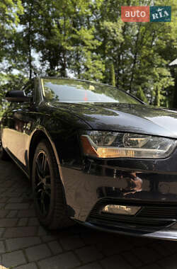 Седан Audi A4 2012 в 