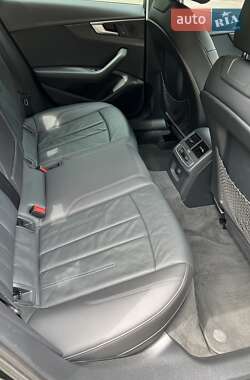 Седан Audi A4 2017 в 