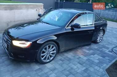Седан Audi A4 2012 в Виннице