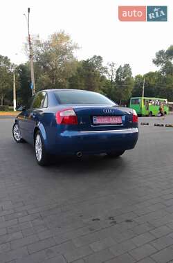 Седан Audi A4 2004 в 