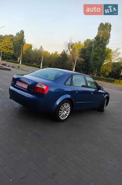 Седан Audi A4 2004 в 