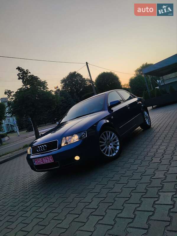 Седан Audi A4 2004 в Каменском