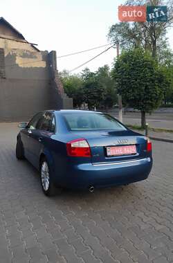Седан Audi A4 2004 в 