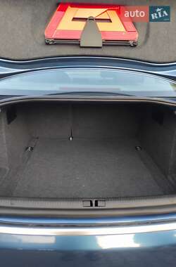 Седан Audi A4 2004 в 