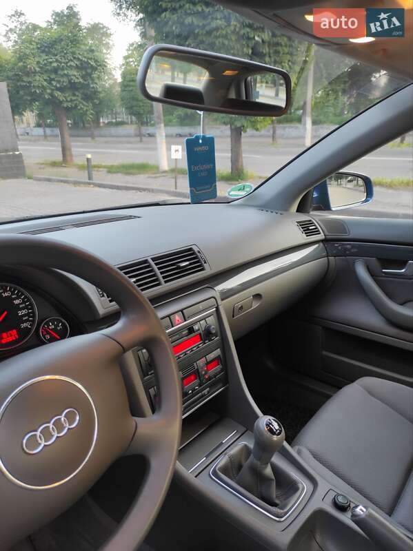 Седан Audi A4 2004 в Каменском