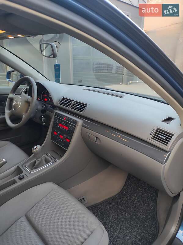Седан Audi A4 2004 в Каменском