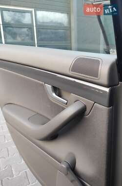Седан Audi A4 2004 в 