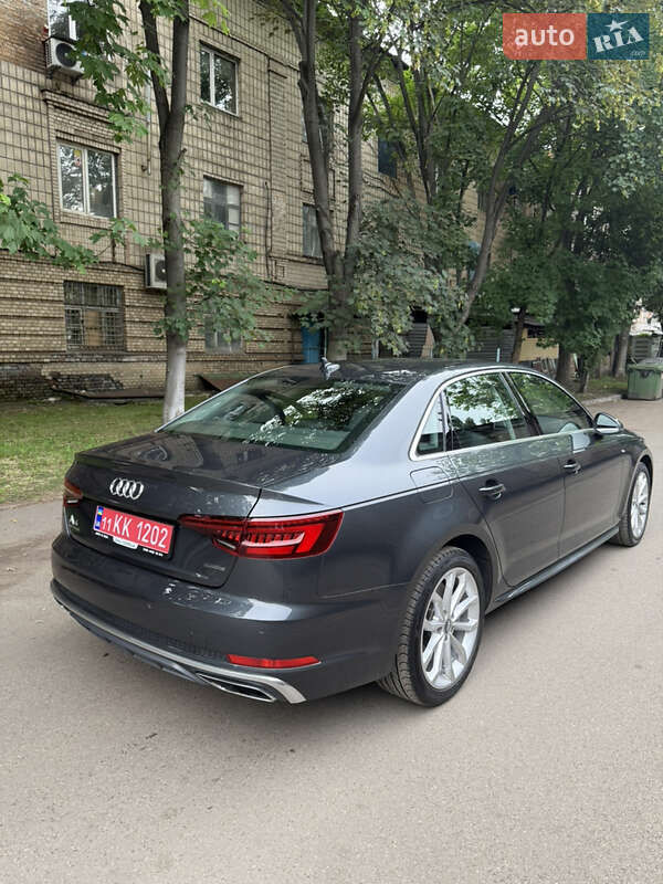 Седан Audi A4 2019 в Киеве