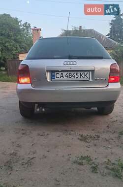 Универсал Audi A4 2000 в 