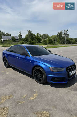 Седан Audi A4 2015 в Львові