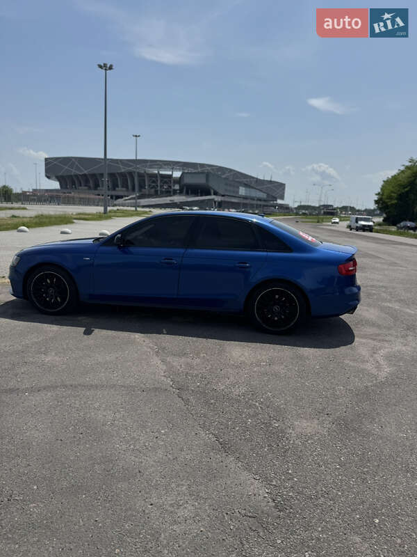 Седан Audi A4 2015 в Львові