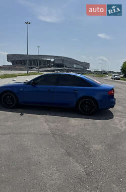 Седан Audi A4 2015 в 