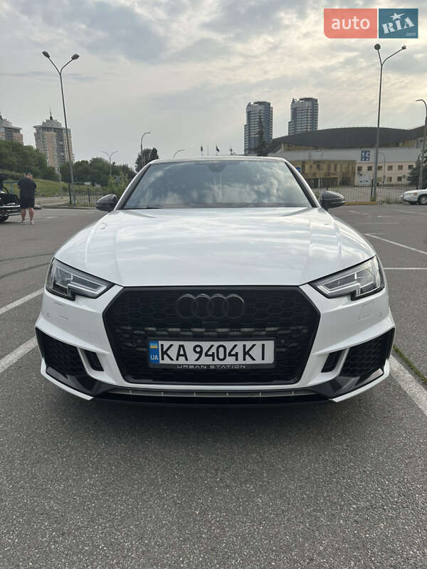 Седан Audi A4 2018 в 