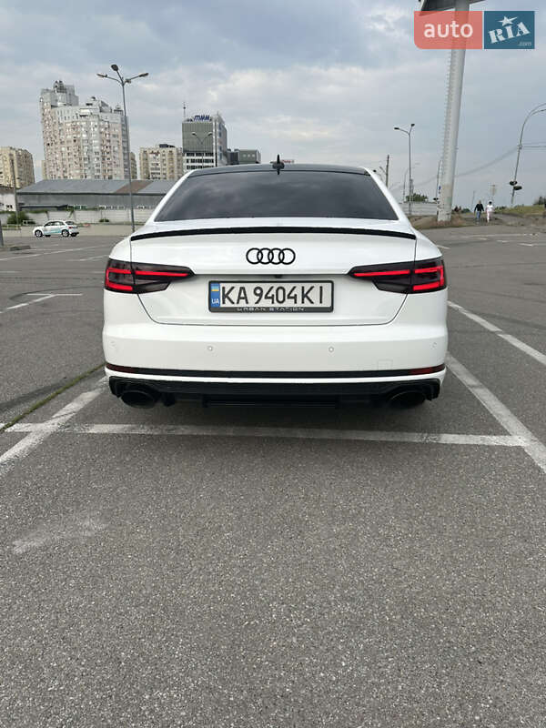 Седан Audi A4 2018 в Киеве