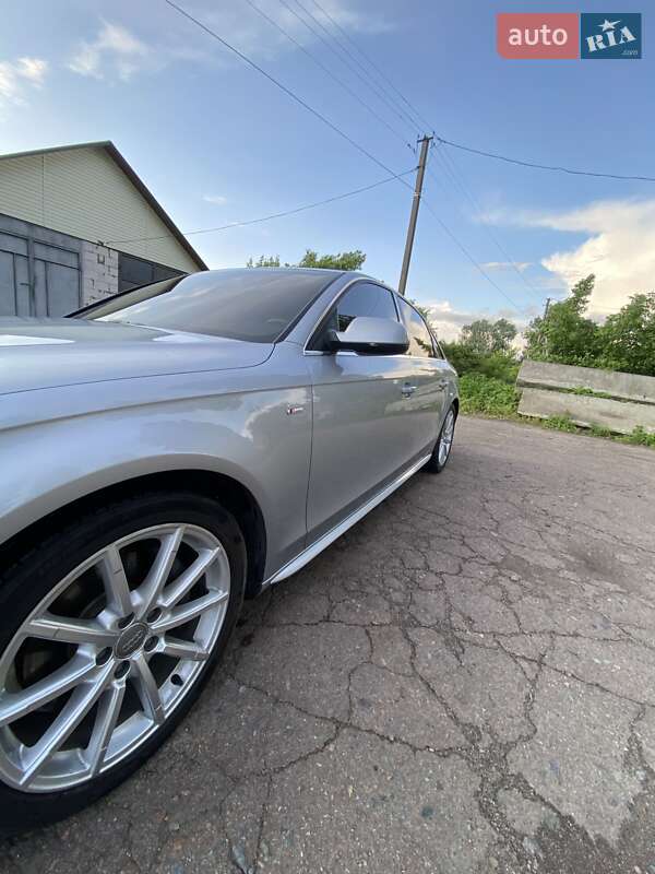 Седан Audi A4 2015 в Мене