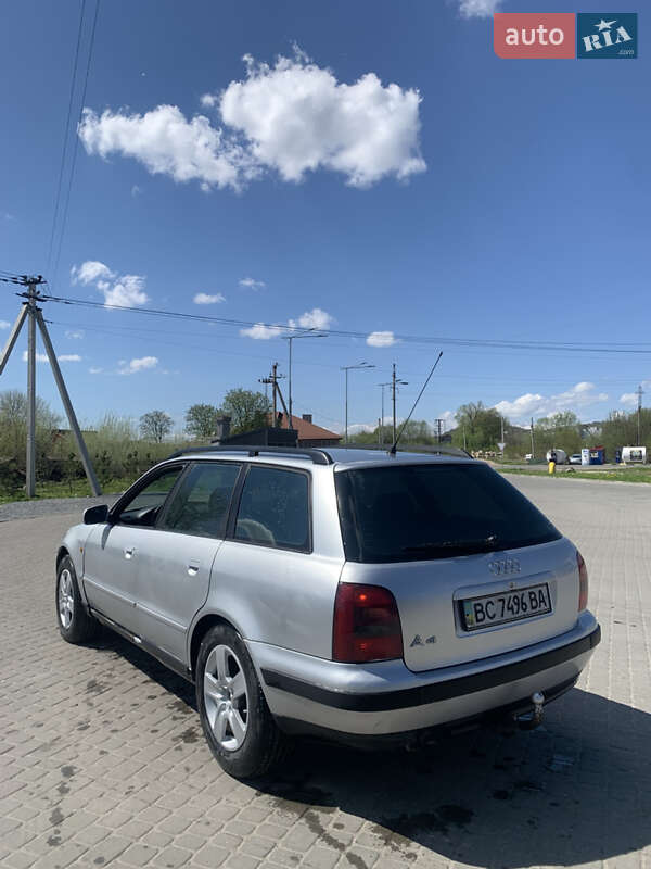 Универсал Audi A4 1998 в Львове