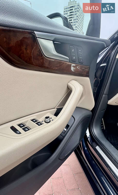 Седан Audi A4 2016 в Киеве