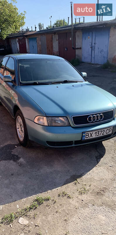 Седан Audi A4 1998 в Хмельницком