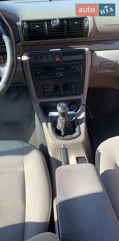 Седан Audi A4 1998 в Хмельницком