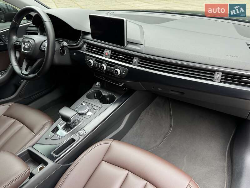 Универсал Audi A4 2016 в Киеве