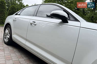 Седан Audi A4 2018 в 