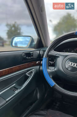 Седан Audi A4 1999 в 