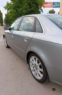 Седан Audi A4 2004 в 