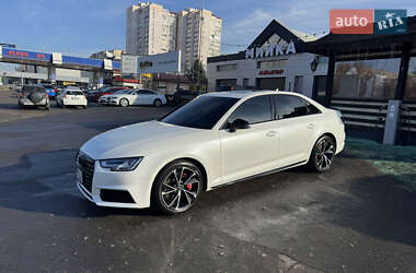 Седан Audi A4 2016 в 