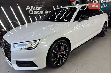 Седан Audi A4 2016 в 