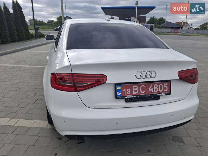 Седан Audi A4 2013 в Каменец-Подольском