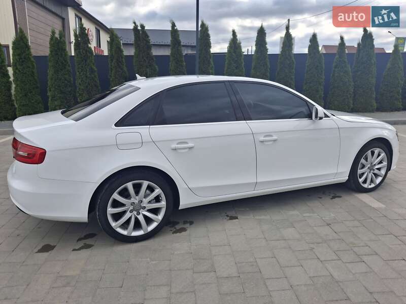 Седан Audi A4 2013 в Каменец-Подольском