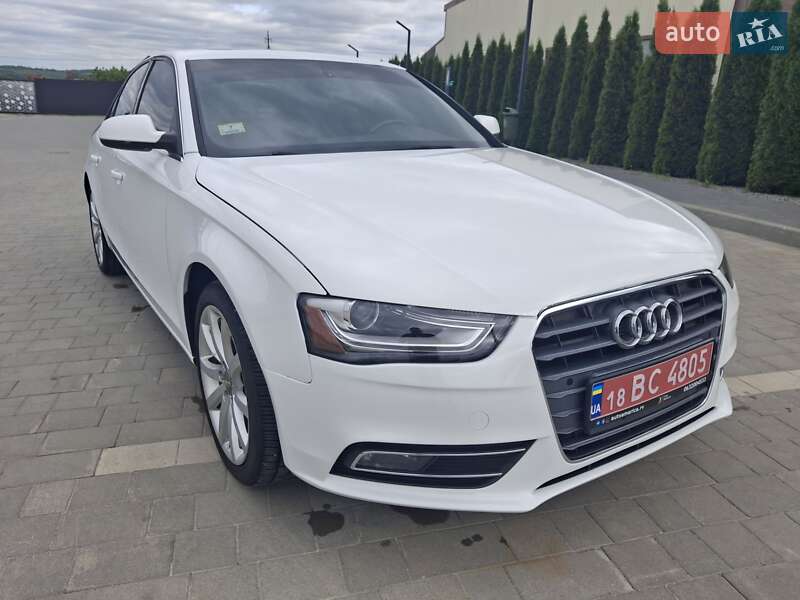 Седан Audi A4 2013 в Каменец-Подольском