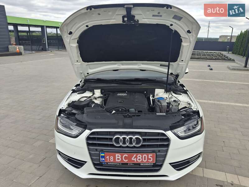 Седан Audi A4 2013 в Каменец-Подольском