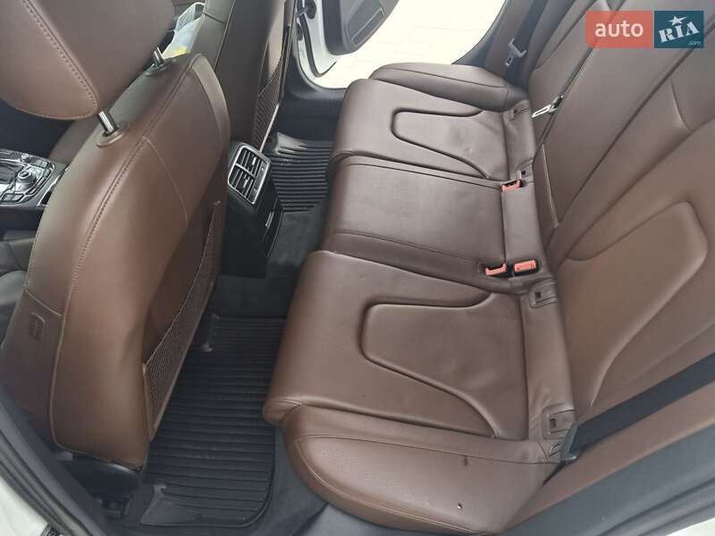 Седан Audi A4 2013 в Каменец-Подольском