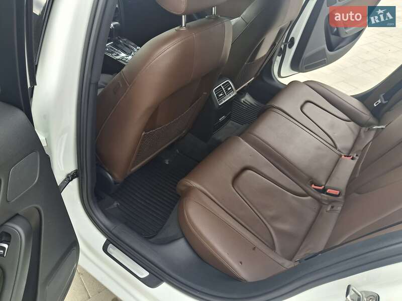 Седан Audi A4 2013 в Каменец-Подольском