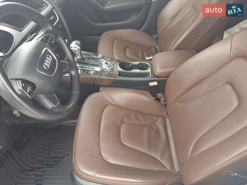 Седан Audi A4 2013 в Каменец-Подольском