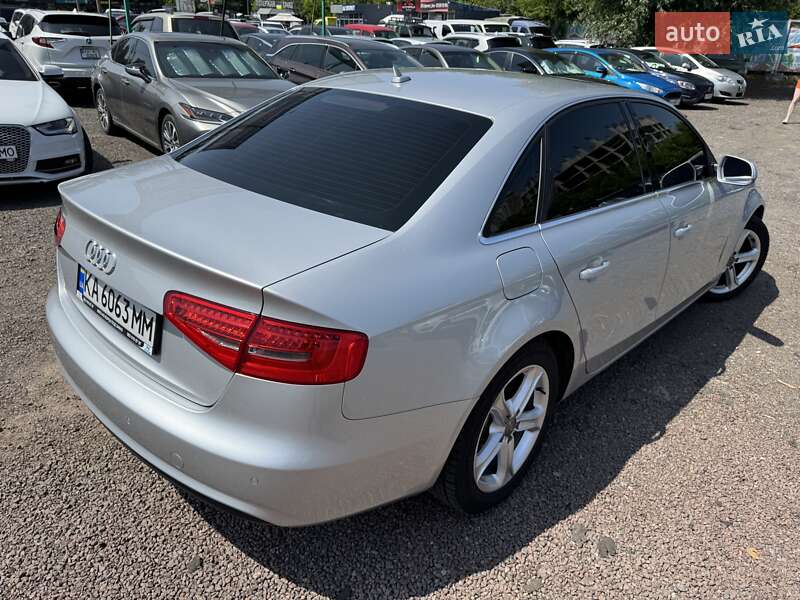 Седан Audi A4 2014 в Киеве
