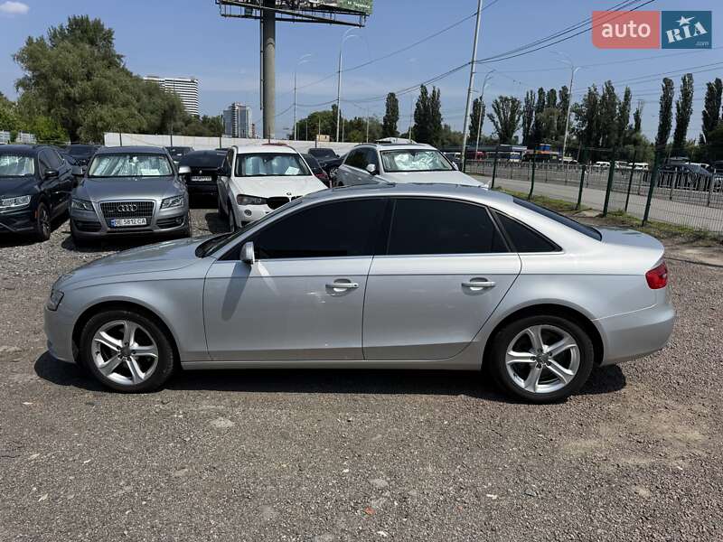 Седан Audi A4 2014 в Киеве