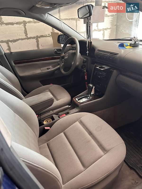 Седан Audi A4 2000 в Киеве