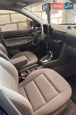 Седан Audi A4 2000 в  фото 7 Седан Audi A4 2000 в