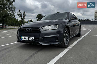 Седан Audi A4 2019 в 