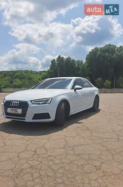 Седан Audi A4 2017 в Балте