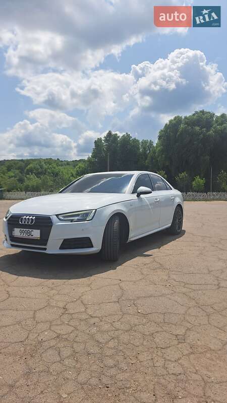 Седан Audi A4 2017 в 